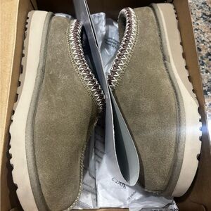 UGG Ladies size 8